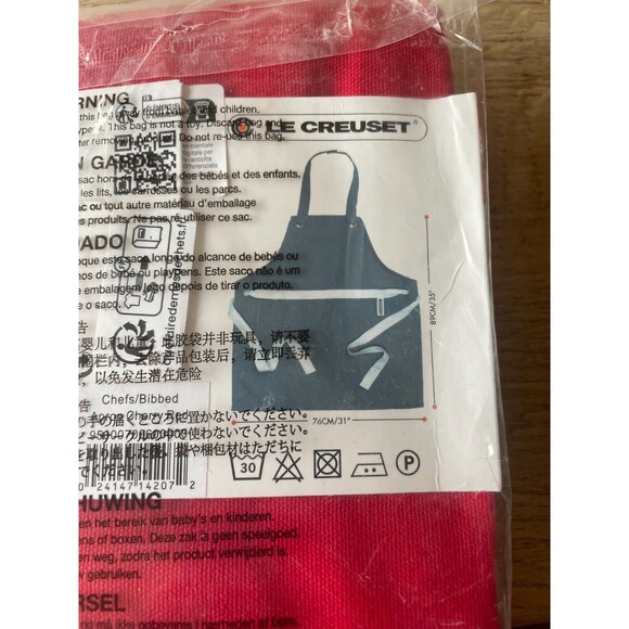 NEW Le Creuset Chef's Adult Apron, Cerise / Cherry Red - Picture 5 of 8